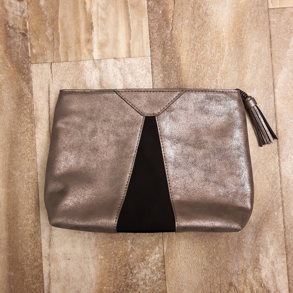 Stella & Dot Work Hard Play Hard Clutch - Picture 1 of 6